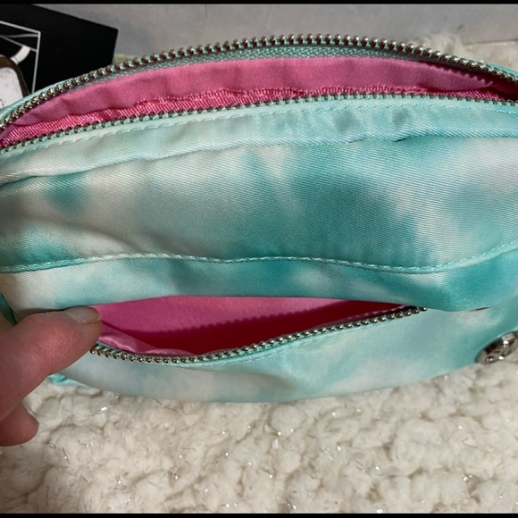 STEVE MADDEN TIE DYE WAIST PURSE/PACK - Picture 4 of 11